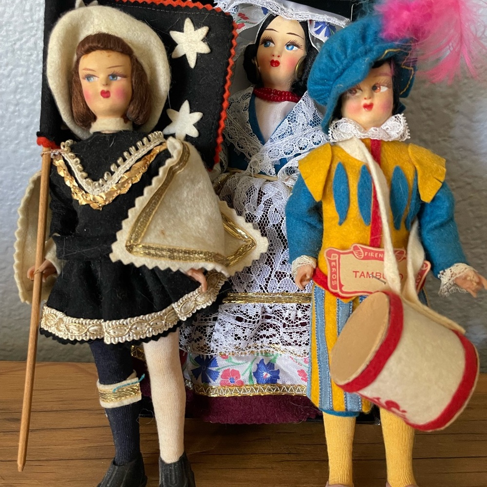 Vintage Italy Folk Dolls Set